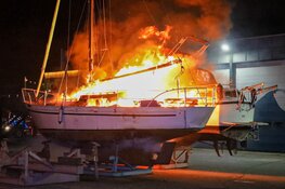 Boot voor de tweede keer in brand op één dag