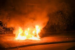 Scooter door brand verwoest in Hilversum
