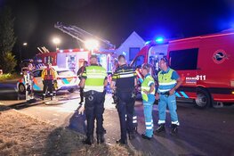 Auto te water bij sluis Kortenhoef, slachtoffer met spoed naar ziekenhuis