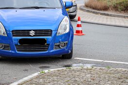 Scooterrijdster 25 meter meegesleurd bij ongeluk in Huizen
