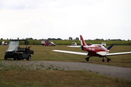 Vliegtuigje maakt noodlanding in Hilversum, inzittenden ongedeerd