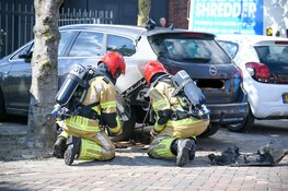 Kleine autobrand in Huizen