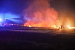 Brand aan de rand van Bussumerheide, mogelijk door vuurwerk