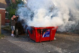 Brand in bouwcontainer te Huizen snel onder controle