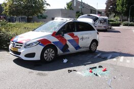 Politieauto slaat over de kop tijdens spoedrit in Eemnes