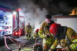 Woonboot in brand in Kortenhoef