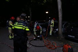 Auto door brand verwoest in Huizen