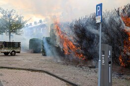 Heg in brand in Huizen
