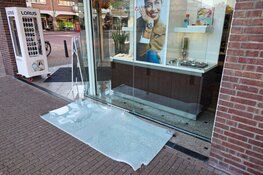 Inbraak bij juwelier CaRe in Huizen