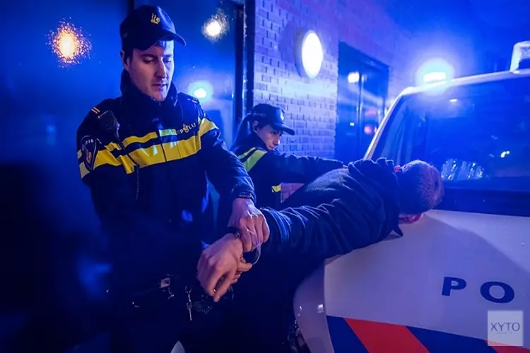 Vermoedelijke overvaller in Huizen binnen enkele uren opgepakt