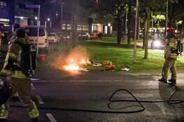 Spontane brand in bedrijfsbus in Huizen