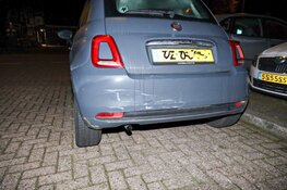 Ruziënde automobilist rijdt schade aan twee auto&#39;s