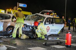 Beknelling bij aanrijding in Bussum, twee gewonden