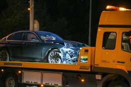 Bestuurder naar het ziekenhuis na botsing in Laren