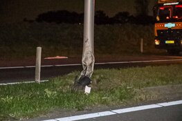 Automobiliste slaat over de kop op A27