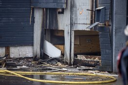 Grote brand in bedrijfspand aan de Nijverheidslaan in Weesp