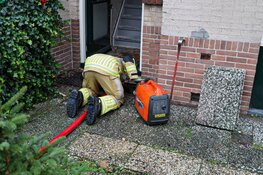 Waterleiding gesprongen in woning Bussum