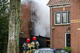 Flinke rookontwikkeling bij woningbrand in Naarden