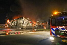 Grote brand verwoest bedrijf in Zeewolde