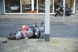 Snorscooter aangereden door auto in Hilversum