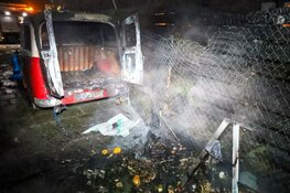 Felle brand in tuin in Naarden