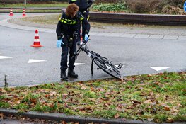 Fietser aangereden op rotonde in Bussum