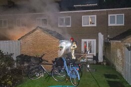Schuurbrand in Huizen door brandende frtituur tijdens kerstdiner