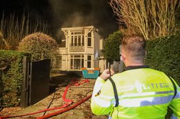Veel rook bij woningbrand in Blaricum