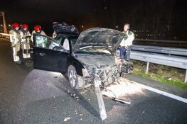Auto gecrasht: drie inzittenden op de vlucht