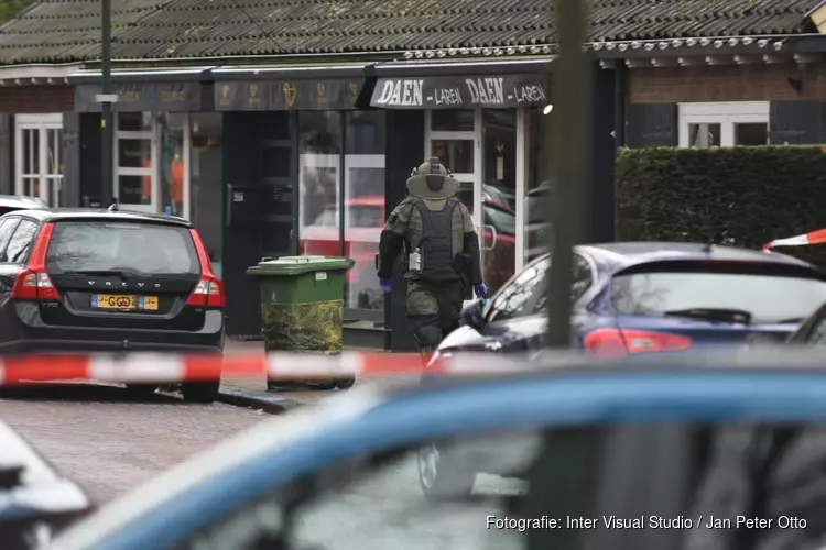 EOD doet onderzoek aan Brink in Laren