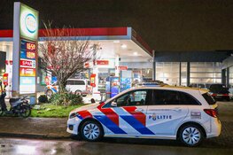 Overval op tankstation in Huizen, twee verdachten op de vlucht