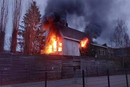 Flinke brand in vrijstaand slooppand in Hilversum