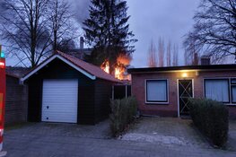 Flinke brand in vrijstaand slooppand in Hilversum