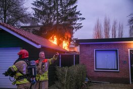 Flinke brand in vrijstaand slooppand in Hilversum