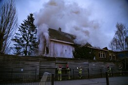 Flinke brand in vrijstaand slooppand in Hilversum