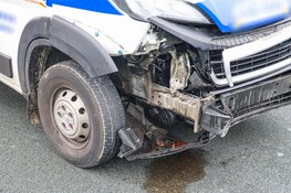 Snelweg A1 dicht bij Huizen vanwege geschaarde aanhanger