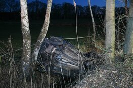Auto crasht in Hilversum, bestuurder gewond