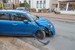 Botsing tussen twee auto&#39;s in Bussum