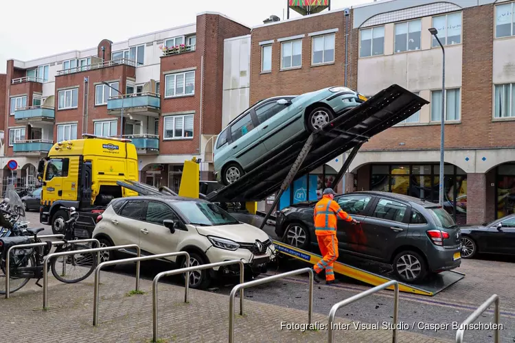 Vier auto&#39;s betrokken bij ongeluk in Huizen
