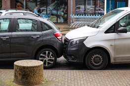 Vier auto's betrokken bij ongeluk in Huizen