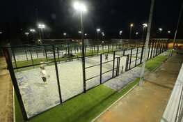Coronel Sports Huizen opent 4 gloednieuwe outdoor padelbanen