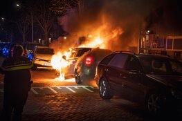 Auto verwoest in Hilversum, mogelijk brandstichting