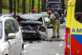 Aanrijding in Huizen, meerdere hulpdiensten aanwezig
