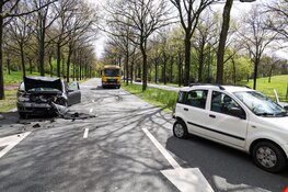 Aanrijding in Huizen, meerdere hulpdiensten aanwezig