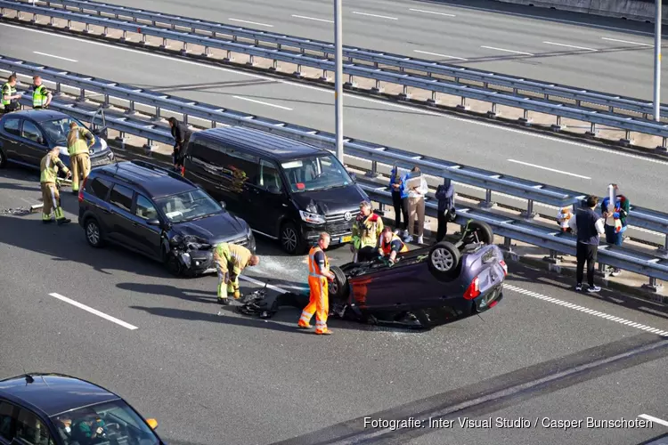 Aanrijding met vijf voertuigen op A1
