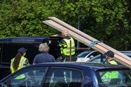 Grote politiecontrole bij station Bussum Zuid