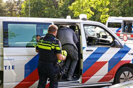 Grote politiecontrole bij station Bussum Zuid