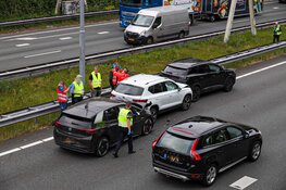 Drie auto`s in botsing op A1 bij Laren