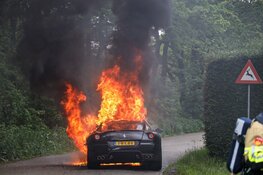 Peperdure Ferrari uitgebrand in Blaricum