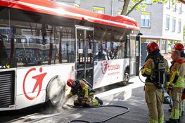Bus bijna in brand in Huizen